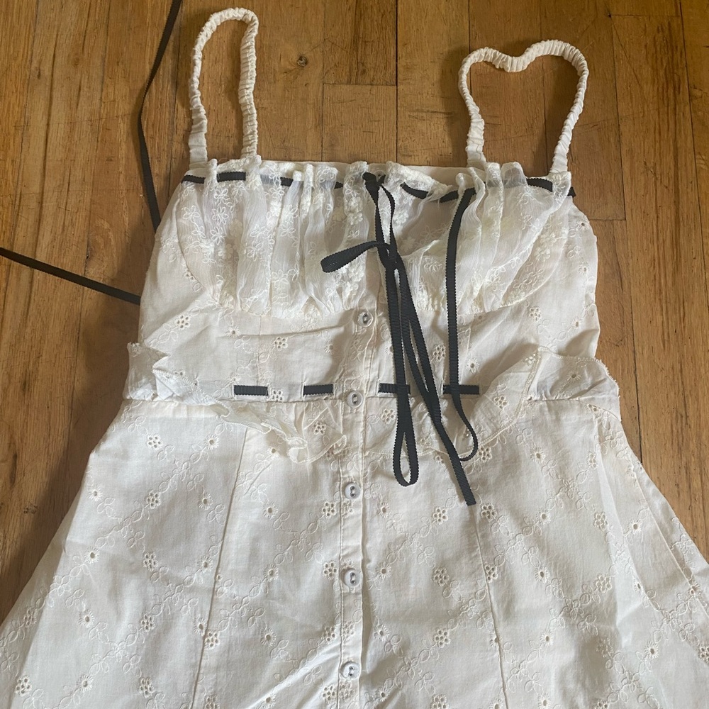 For love and lemons very pretty dress. Size small - Picture 2 of 4